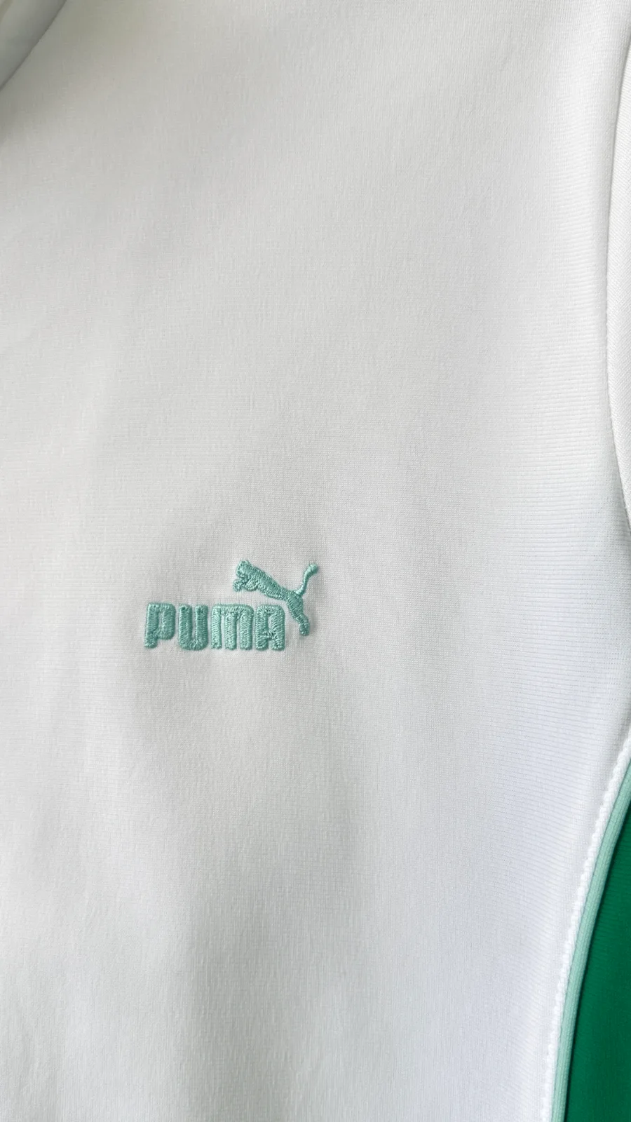 Casaca Deportiva Puma, detalle 3
